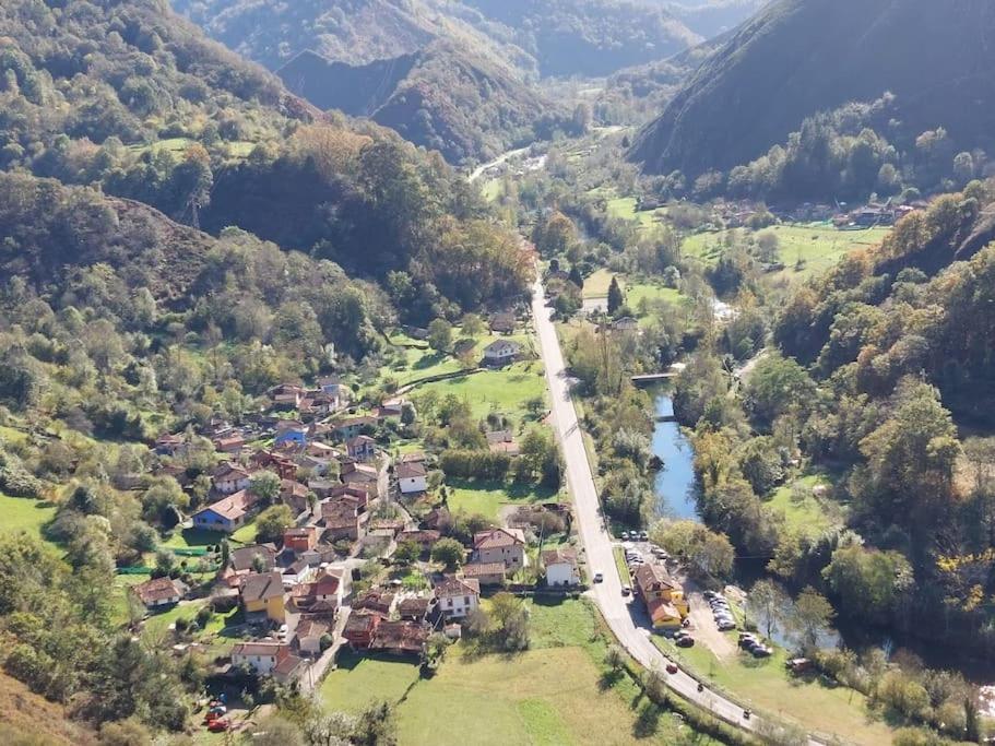 Vila El Papu Colorau Onís Exteriér fotografie